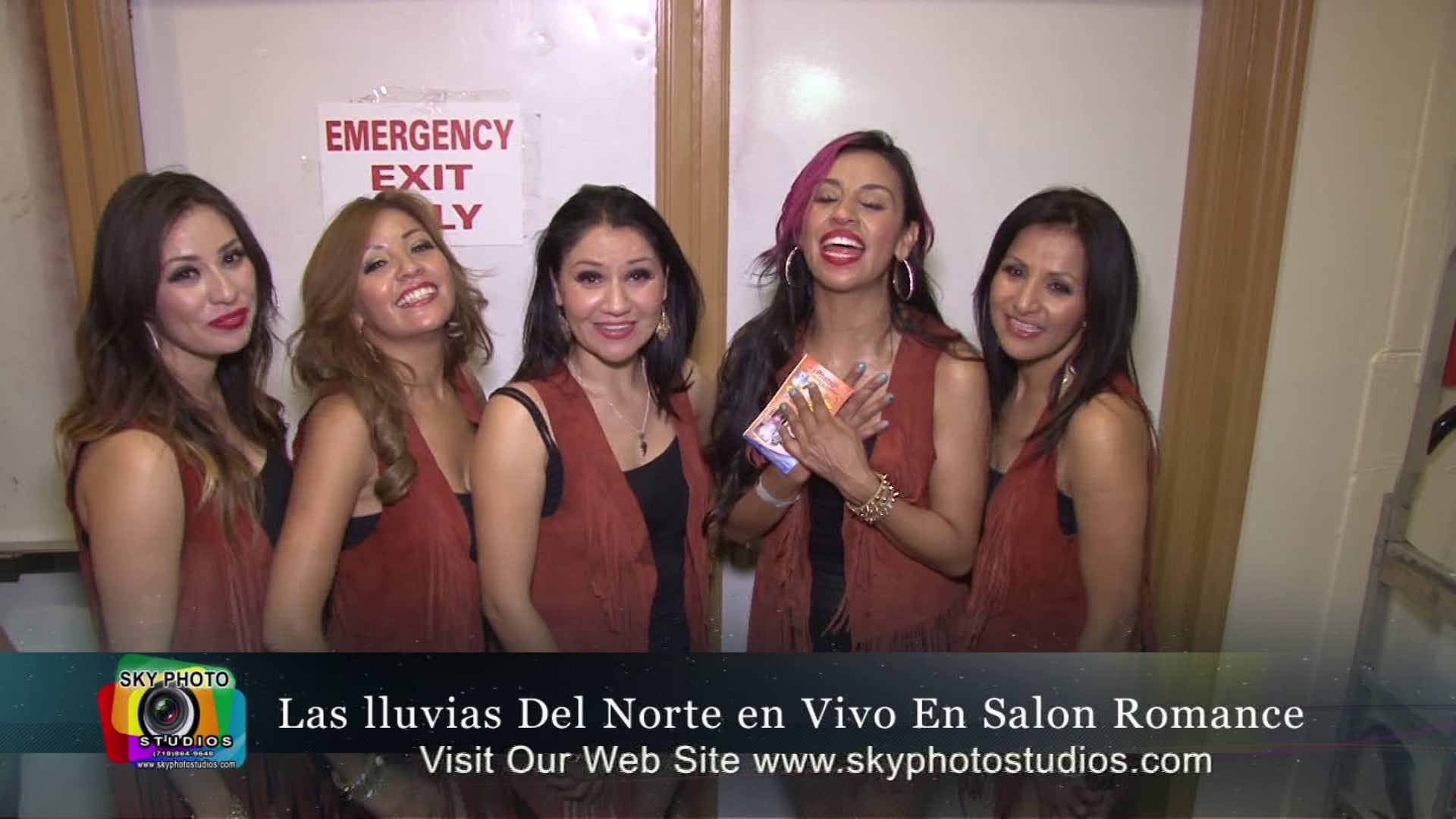 Las lluvia Del norte en vivo en el Salon Romance staten Island,ny 05/9/2015  on Vimeo