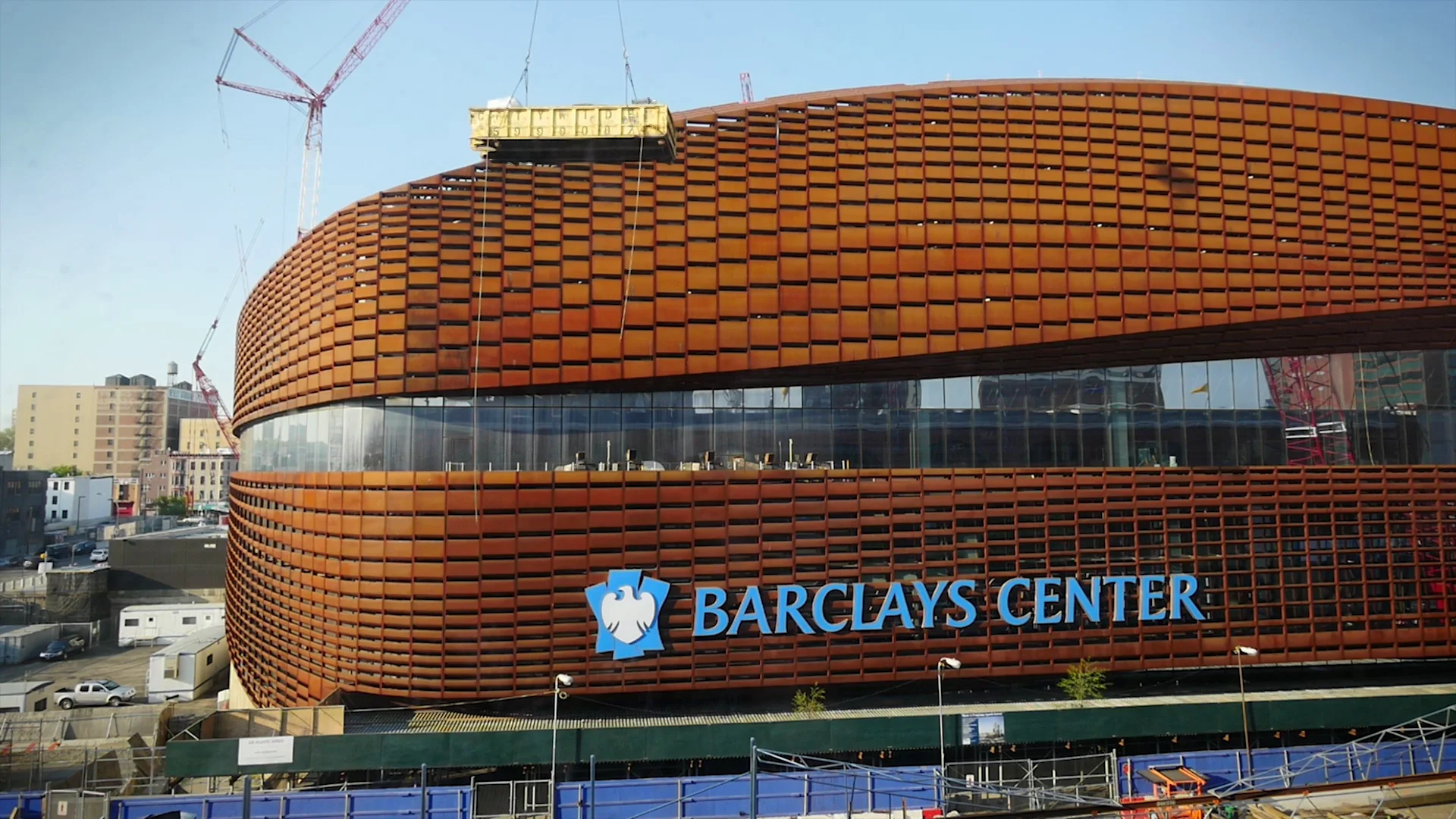 H&m shop barclays center