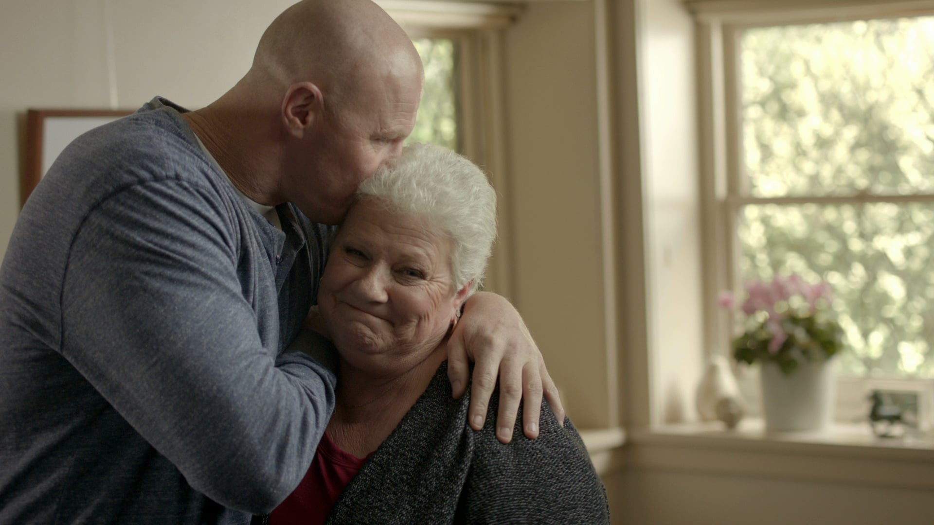 Kleenex - Barry Hall - "Hug" TVC