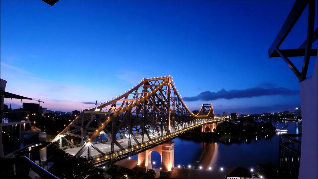 Brisbane Story Bridge - First Sunrise for 2014 HD Timelapse