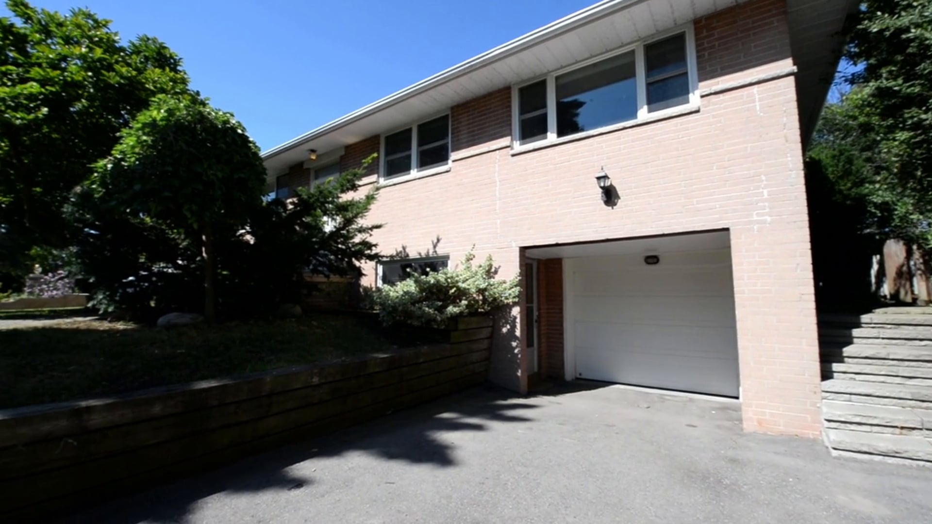 80 Leisure Lane
