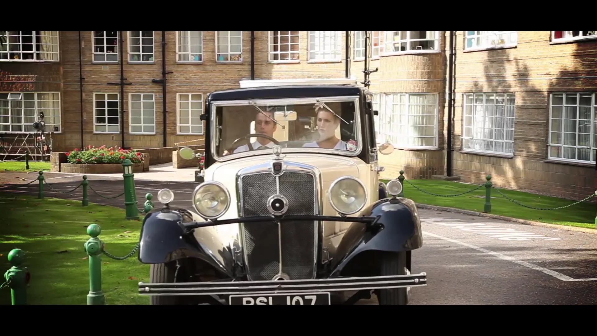 Katta yalangoch silikon kokraklar