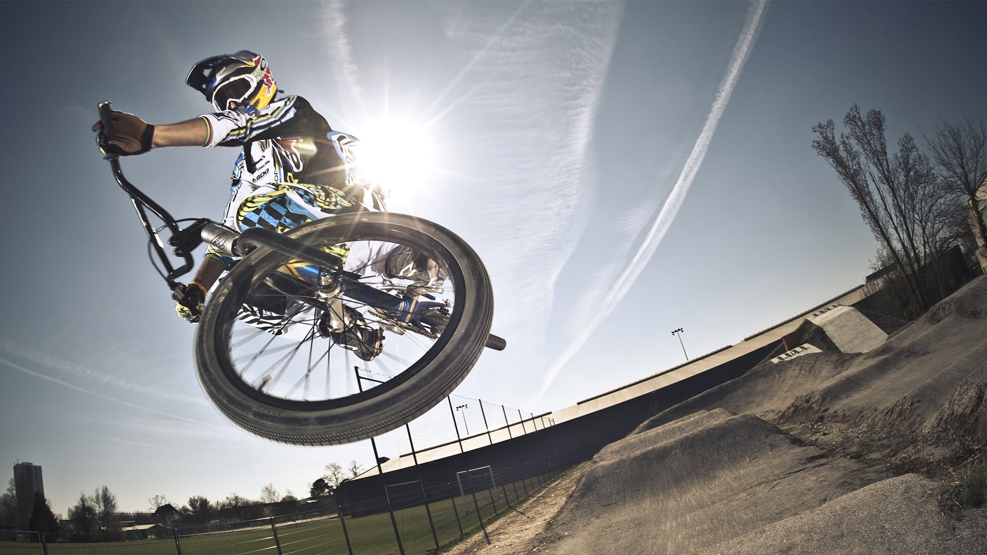 Joris Daudet, L'Éxilé