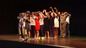 Els alumnes més petits de Teart fan l'espectacle de final de curs