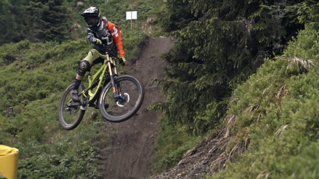 Summertime shredding with Bernard and Emilie from Pivot Cycles