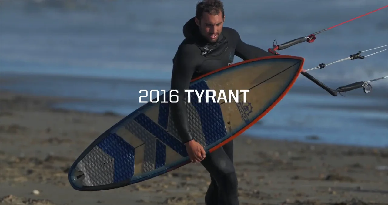 Slingshot Tyrant 5'11'' ストラップ付サーフボード カイト Slingshot Tyrant 5'11'' ストラップ付サーフボード カイト