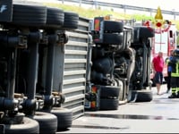 GRISIGNANO (VIDEO) – A4, camion rovesciato: chiuso il casello in ingresso