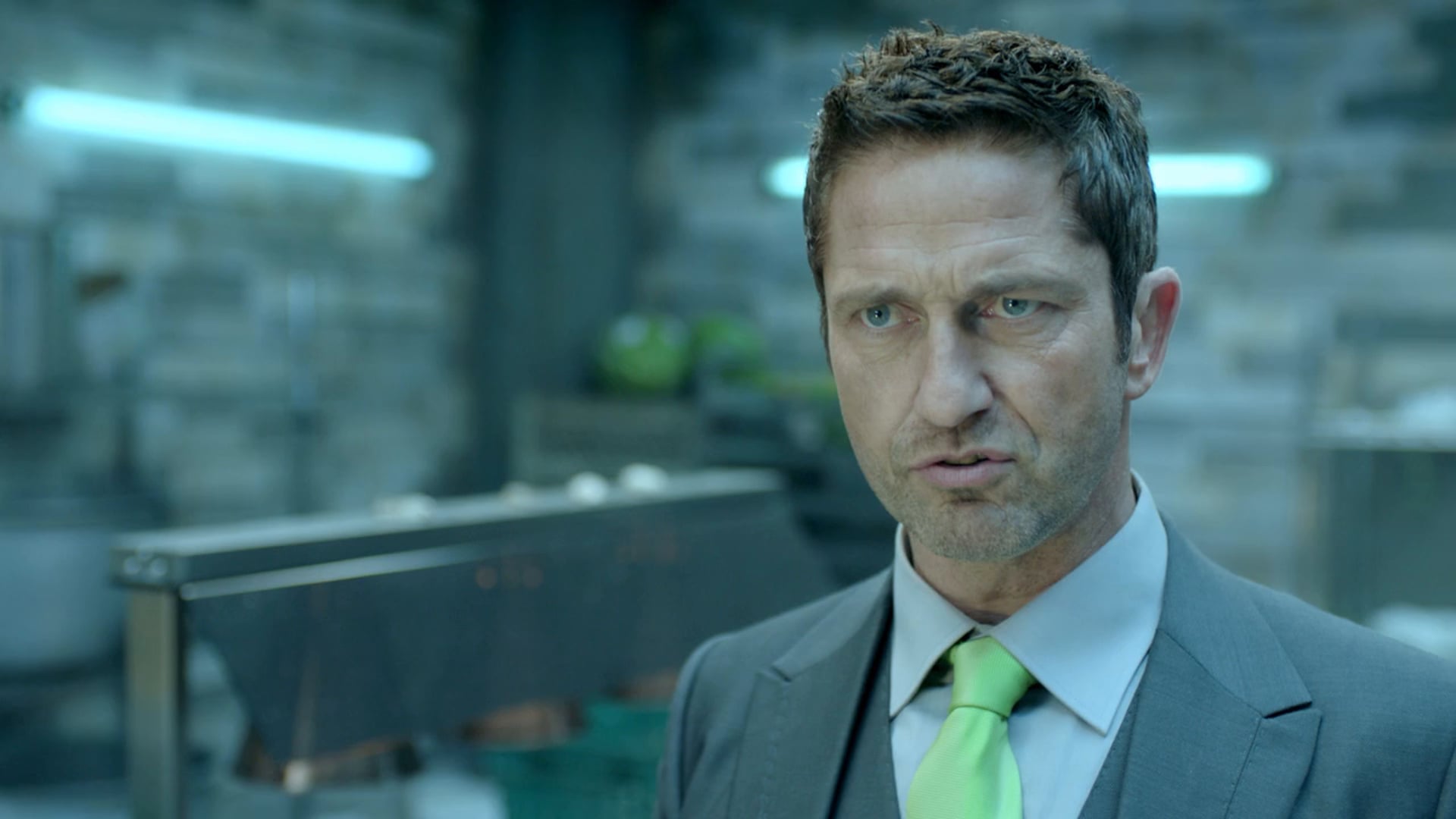 Etisalat Challenge - Gerard Butler