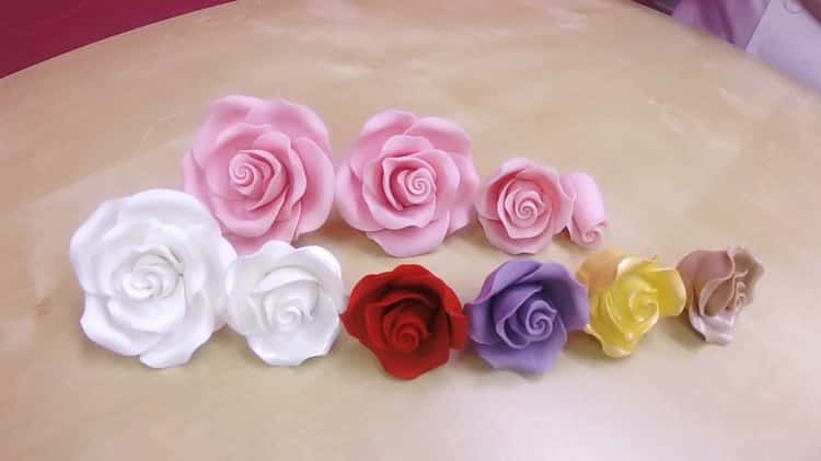 Soft Sugar Roses  Delicious Edible Cake Decorations - The Craft