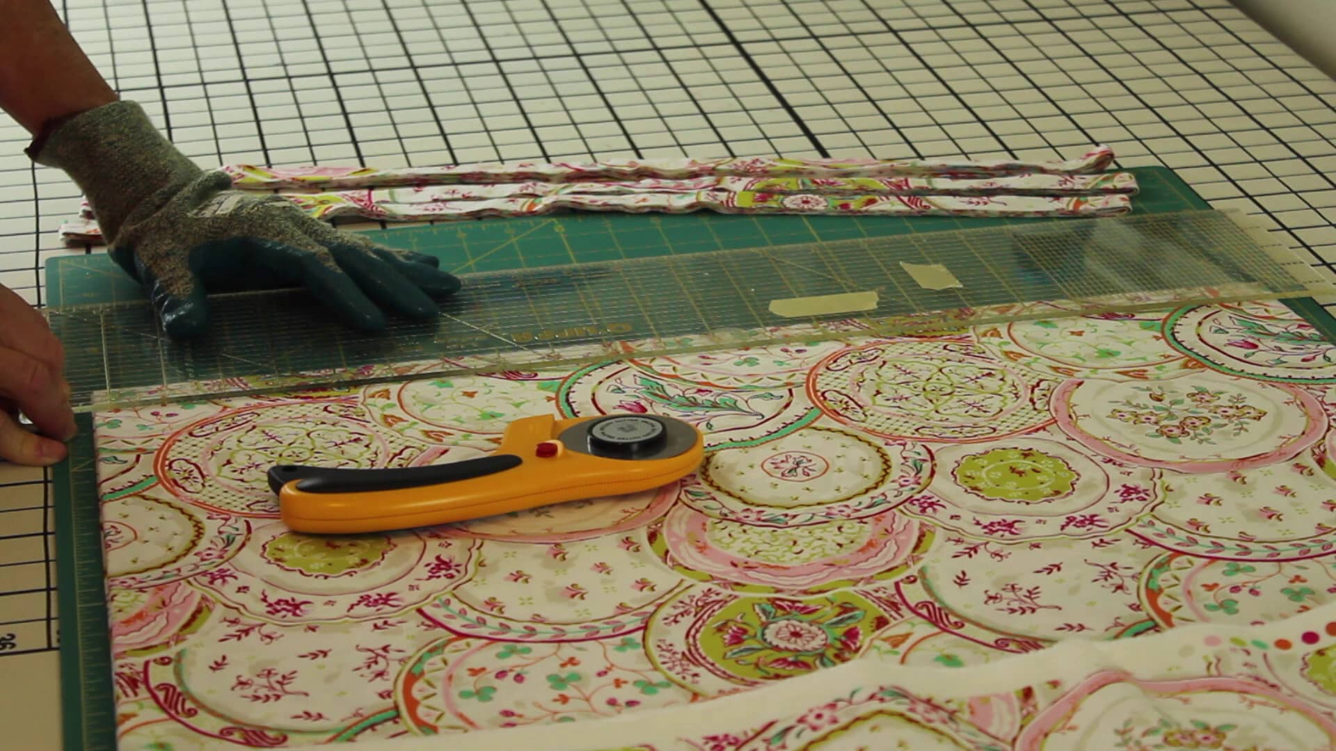 Cutting Fabric for Rag Rugs on Vimeo