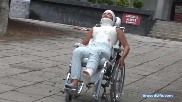 hip spica cast wheelchair