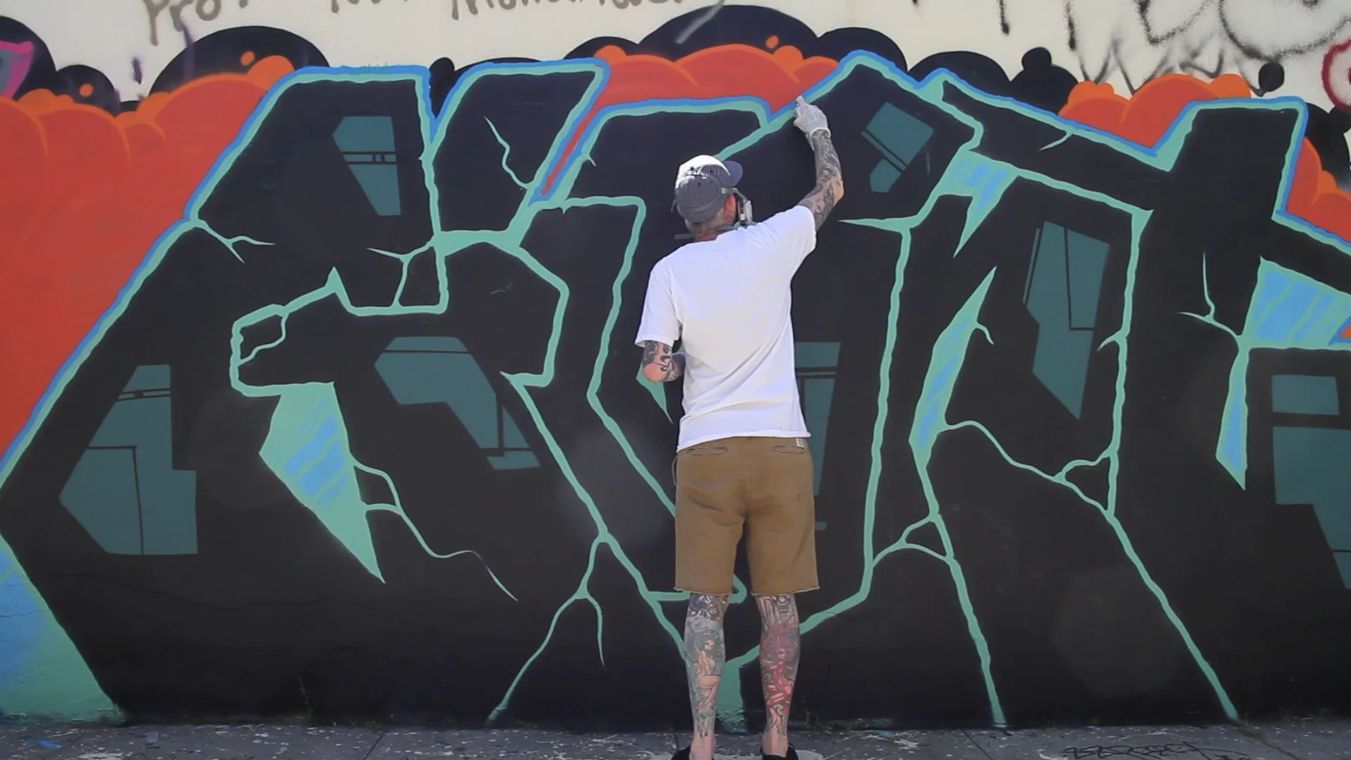 Artist Profile: Mike Giant – BOOOOOOOM! – CREATE * INSPIRE