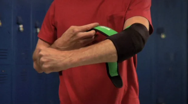 Adjustable Lumbar Back Brace — Mueller Sports Medicine on Vimeo