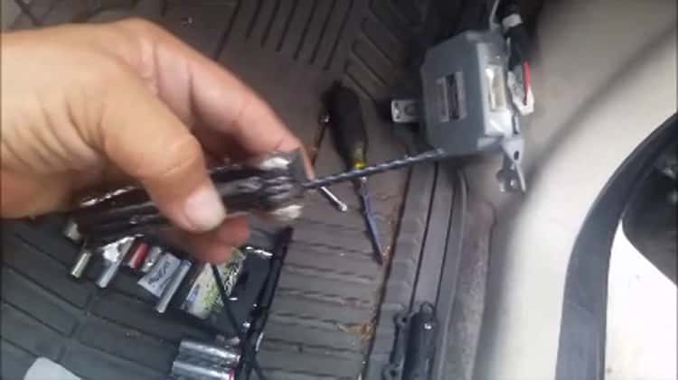 How to replace a Blower Motor on a 2007 Toyota Prius on Vimeo