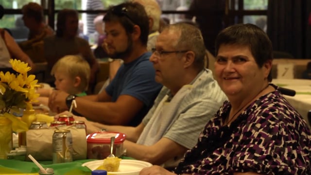 Reportage : F&ecirc;te champ&ecirc;tre pour les r&eacute;sidents des unit&eacute;s Pavillon et La Fontaine (Zone 14 septembre 2015 p.09)