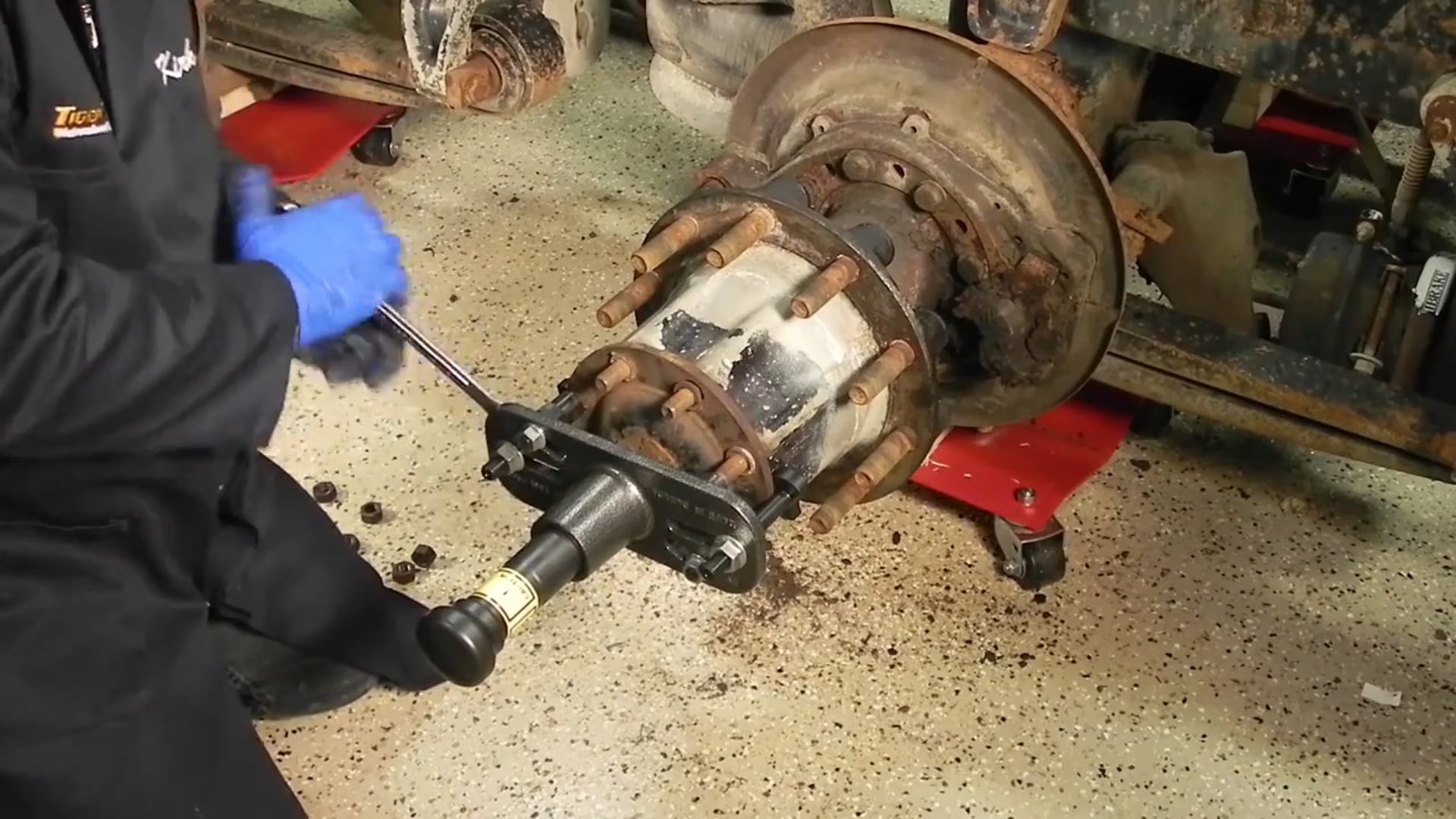 Video of Tiger Tool Axle Shaft Puller