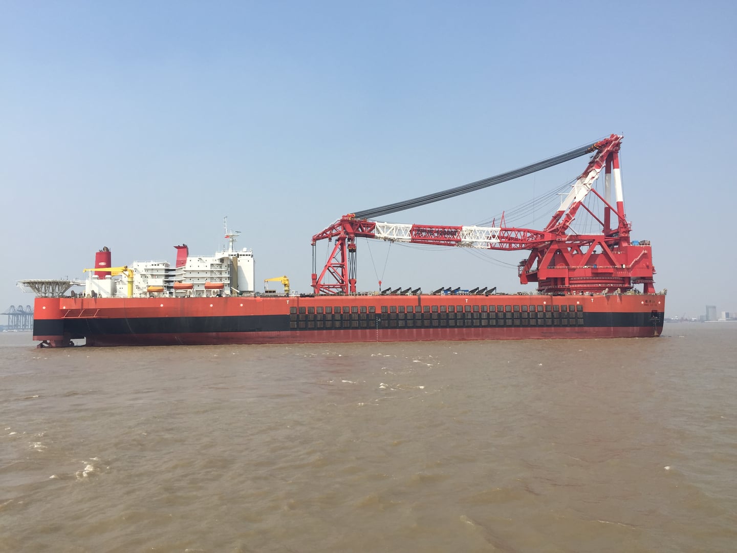 Approaching ZOMC Zhen Hua 30 in Chanxiang Base on Vimeo