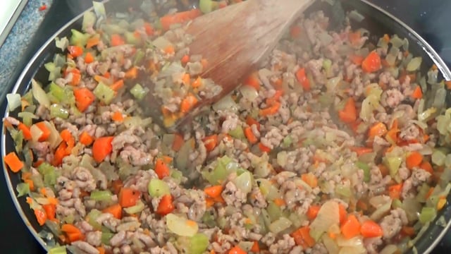 ESPAGUETI A LA BOLOÑESA - recetas de cocina faciles y rapidas - comidas  economicas de hacer en casa on Vimeo