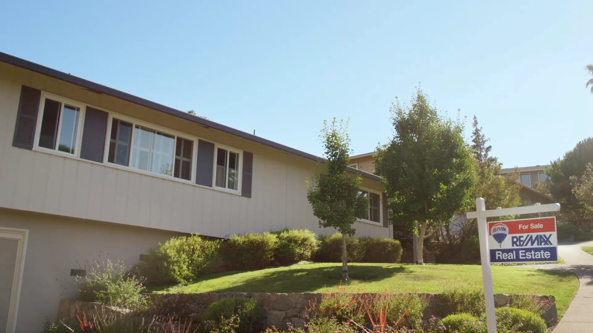 Sign_of_a_ReMax_Agent on Vimeo