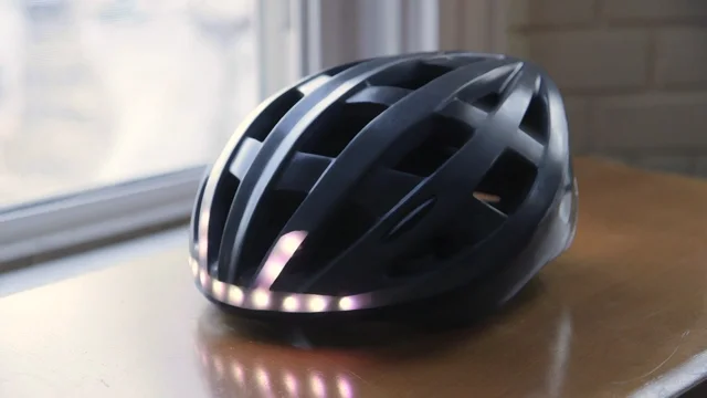 Grab lumos online helmet