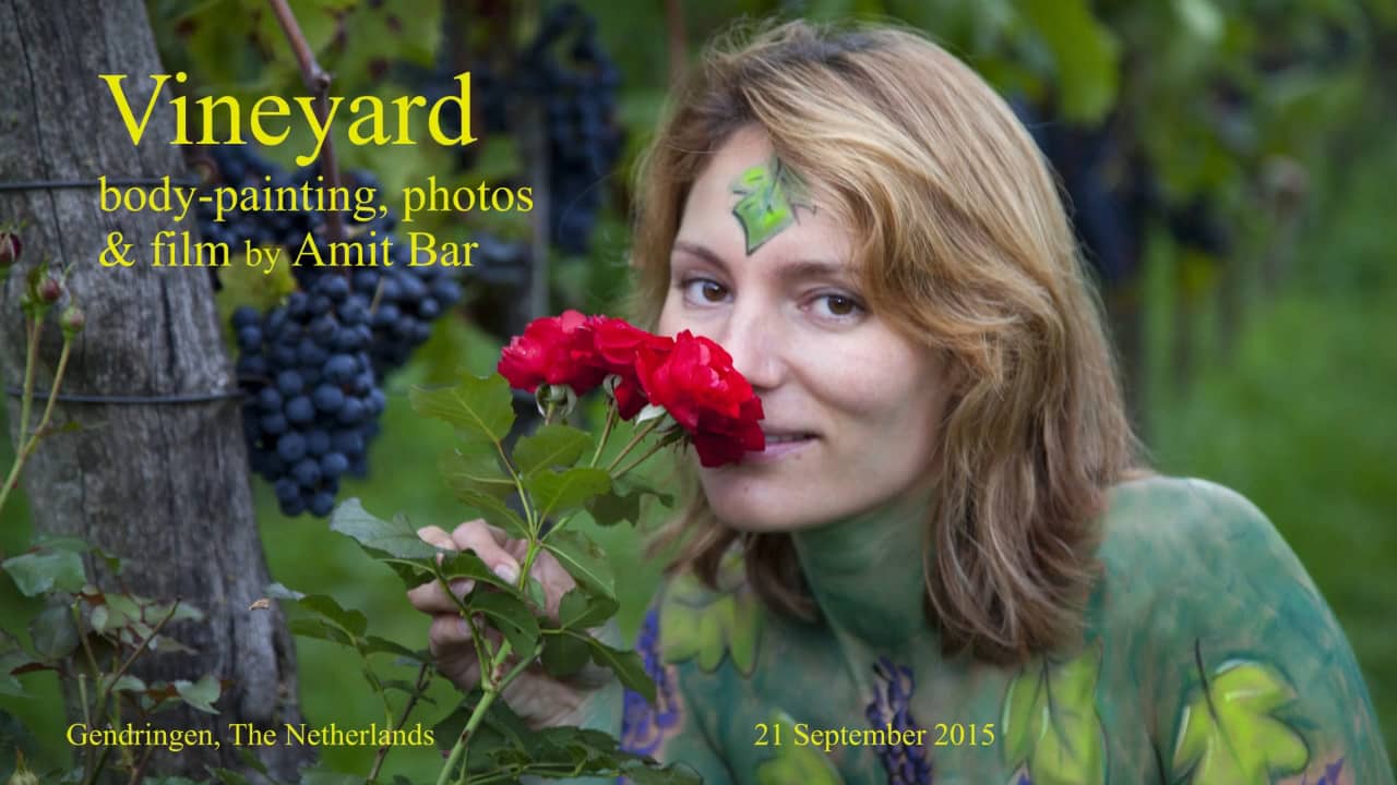 Vineyard body-painting by Amit Bar on Vimeo