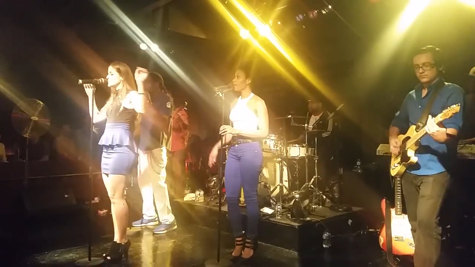 "Rolling In the Deep" (Adele Cover) - Live in Jakarta - Moana A