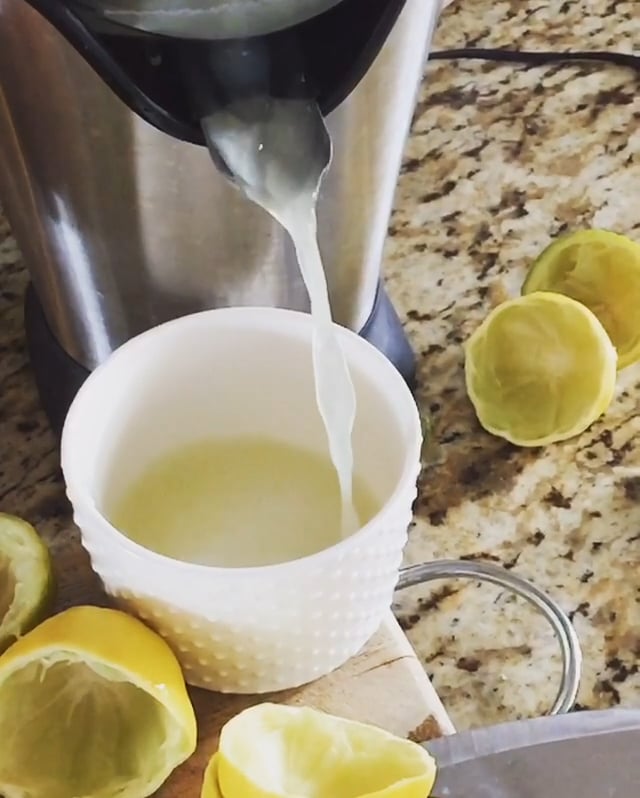 Juicing lemons on Vimeo