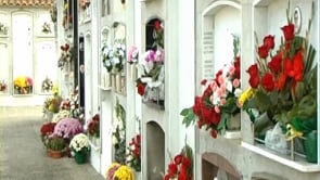 L'Escala homenatja els seus difunts