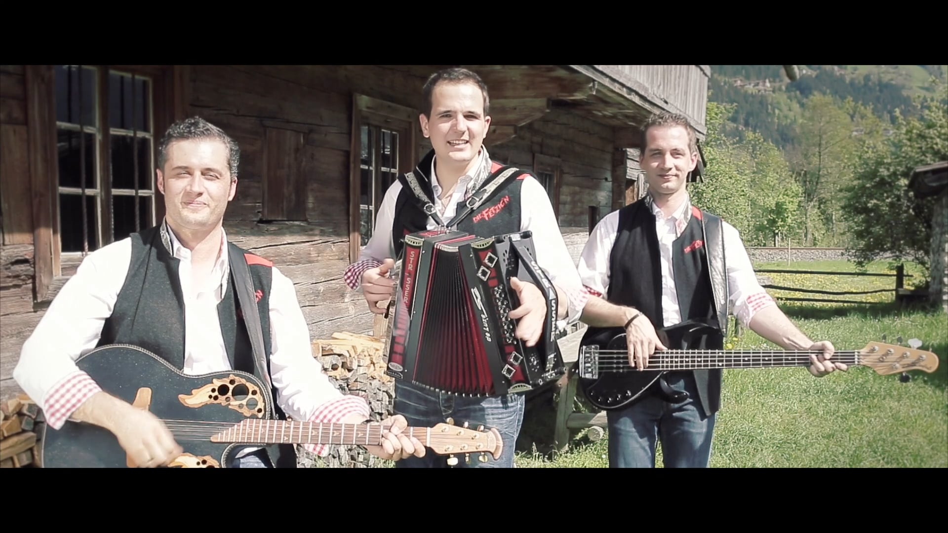 Die Fetzig'n Zillertaler - Holz vor der Hütte [Offizielles Musikvideo]