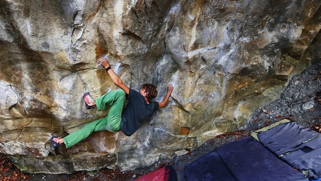Drop a line 8C+ at Cousimbert the real video from Pirmin Bertle