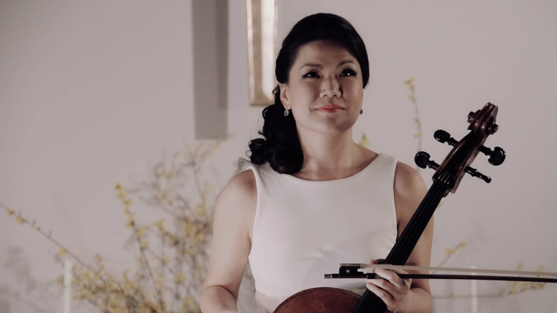 Gaspar Cassado: Suite for Solo Cello | Danielle Cho, cello on Vimeo