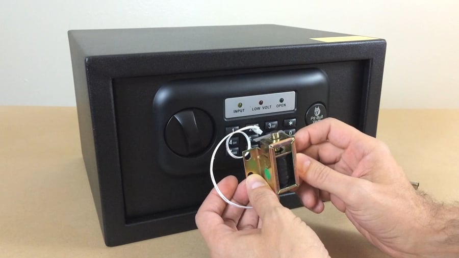 Bulldog Vaults Bd1050 Opened With A Paperclip On Vimeo