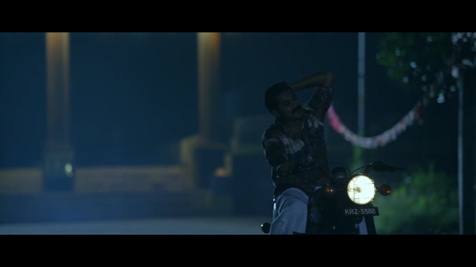 Kohinoor Movie Song- 'Hemanthamen' 2015