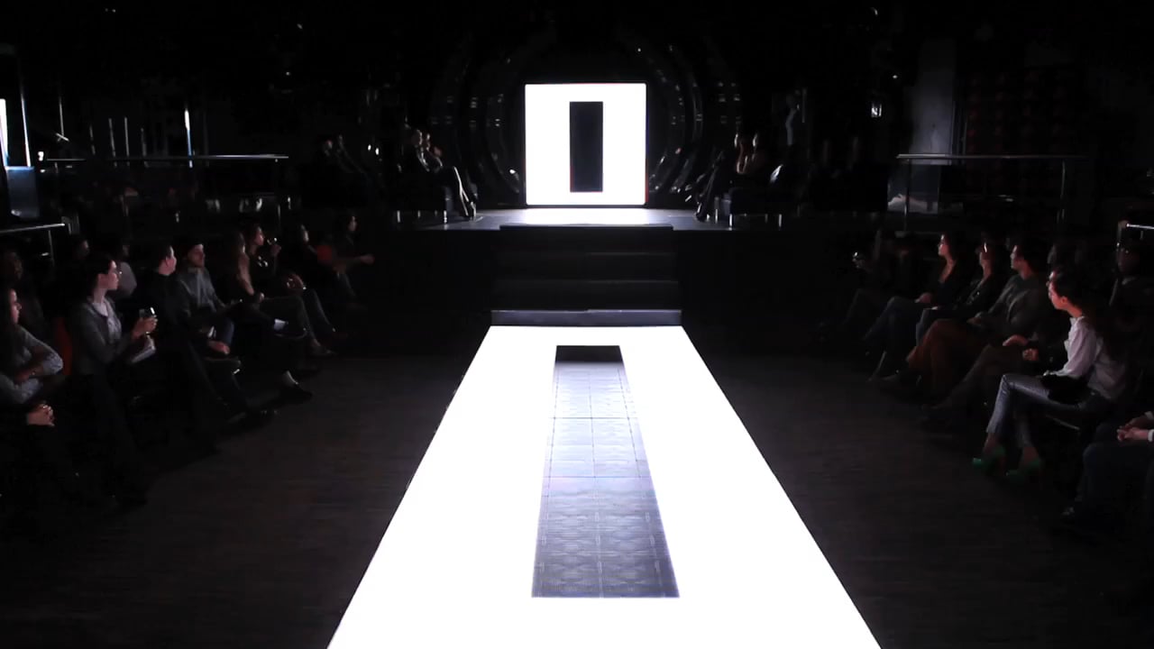 FASHION SHOW CATWALK LED MAPPING BY MARE SHOES on Vimeo