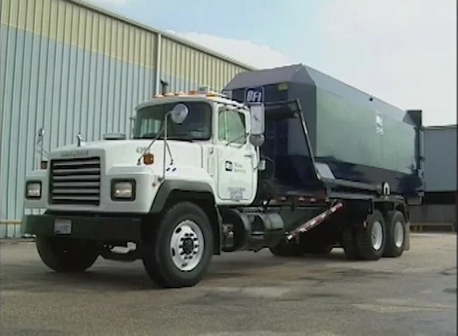 Commercial Pick-Up Front-End Loading and Roll-Offs on Vimeo