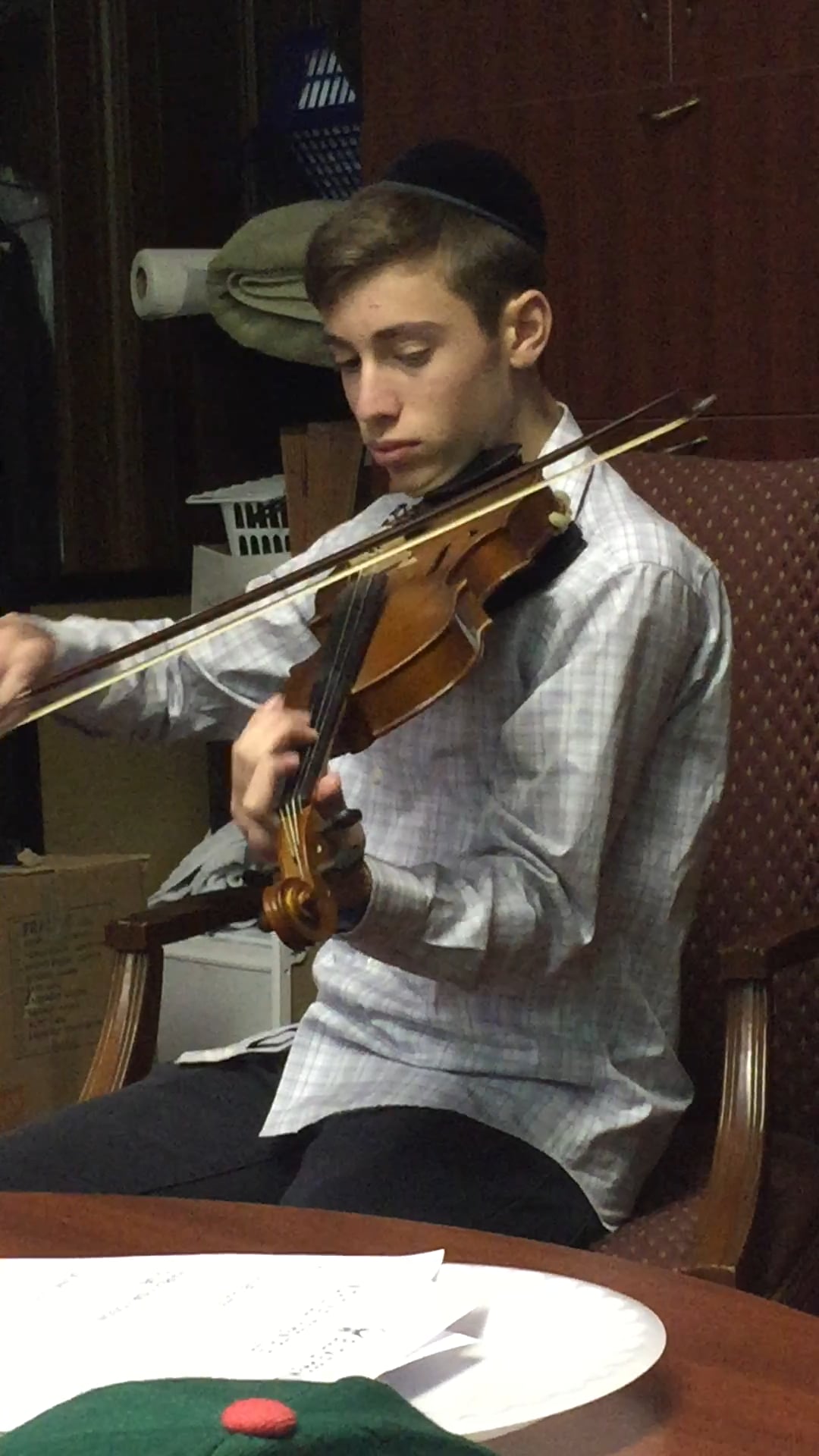 Binyomin Krohn (9th grade) Chanukah violin on Vimeo