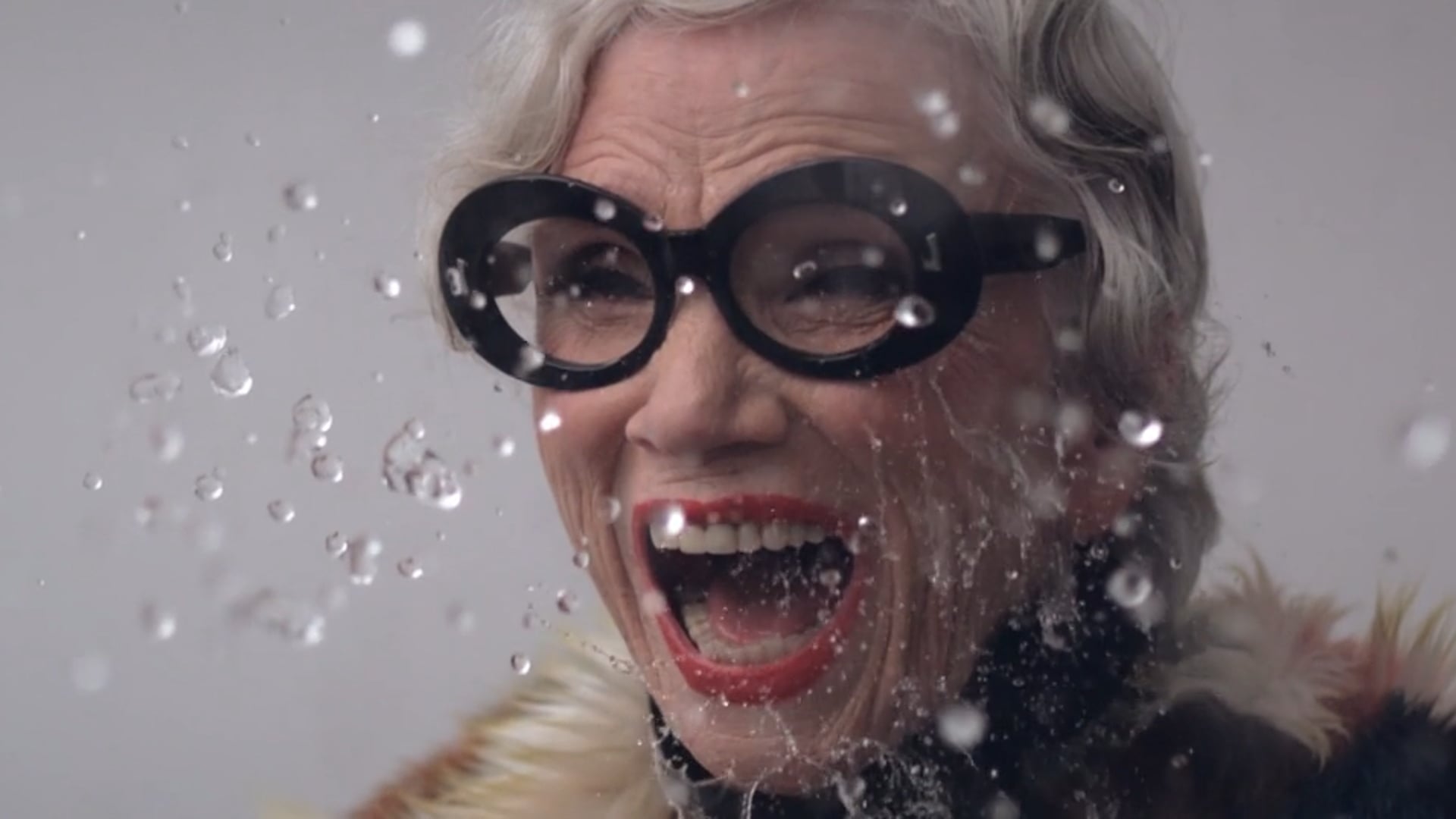 S'well - 'Hydration Magic'