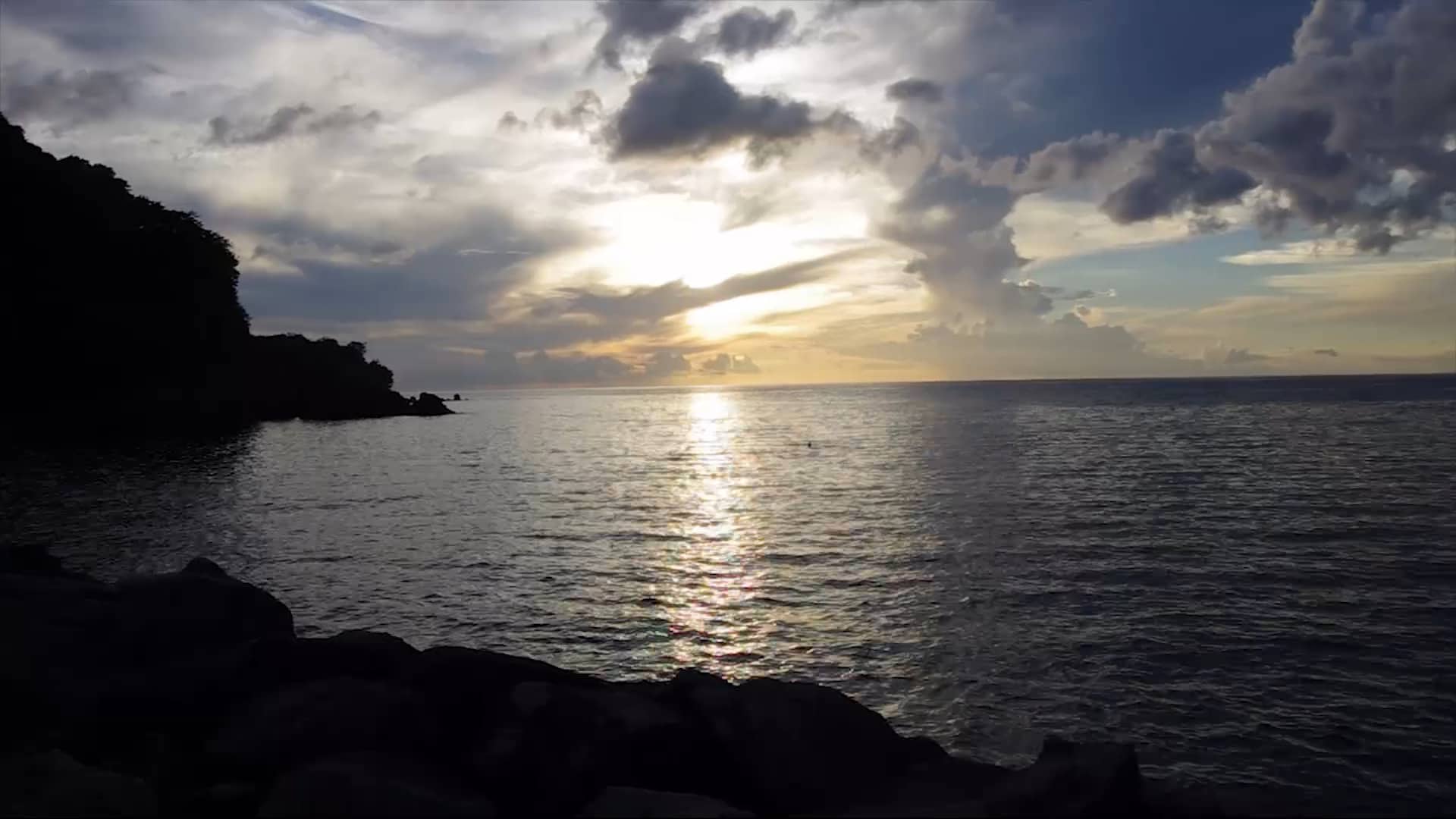 Coucher de soleil en Guadeloupe à Deshaies on Vimeo