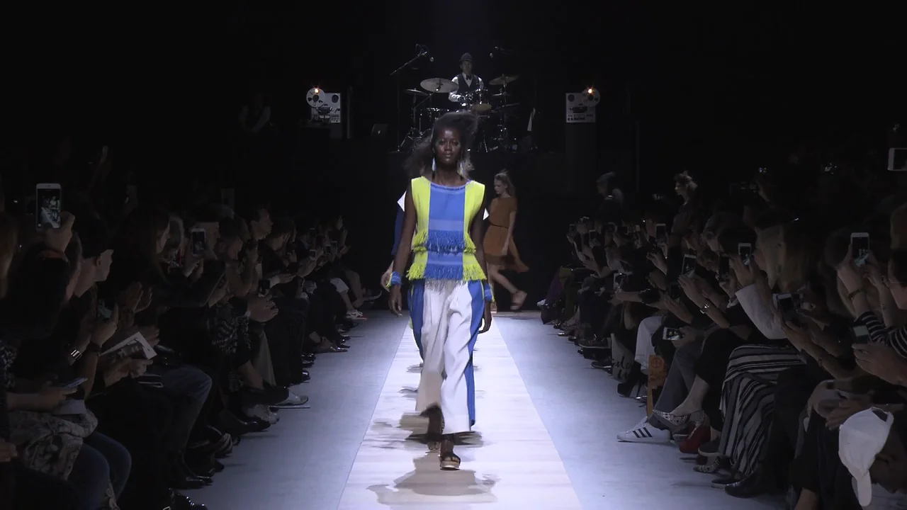 ISSEY MIYAKE コレクション SPRING SUMMER 2016 – isseymiyake.com