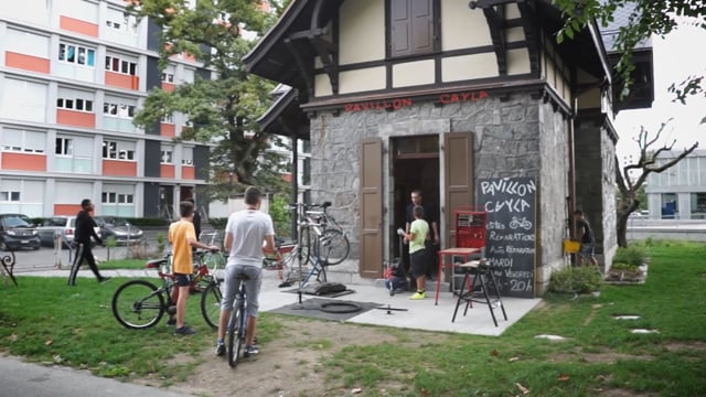 Le Pavillon Cayla Trailer