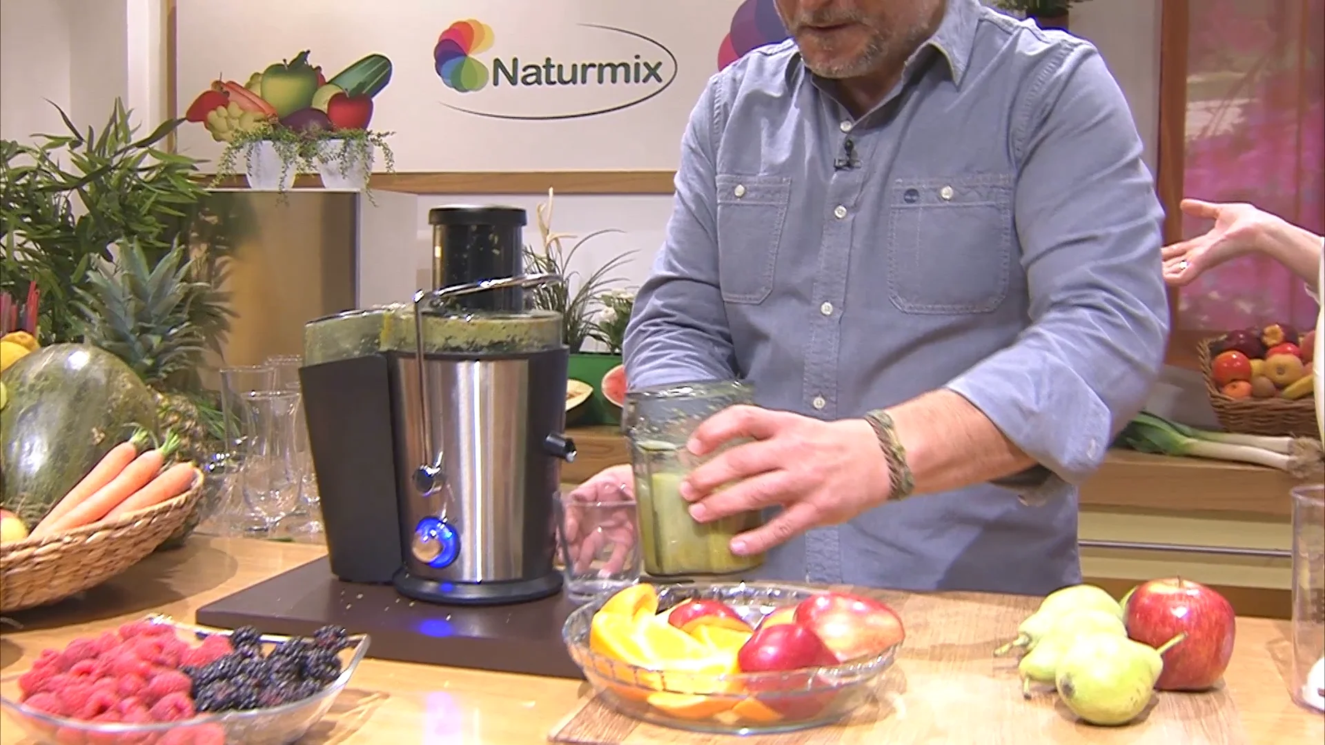 Electrolux Master 9 Multi Blender on Vimeo