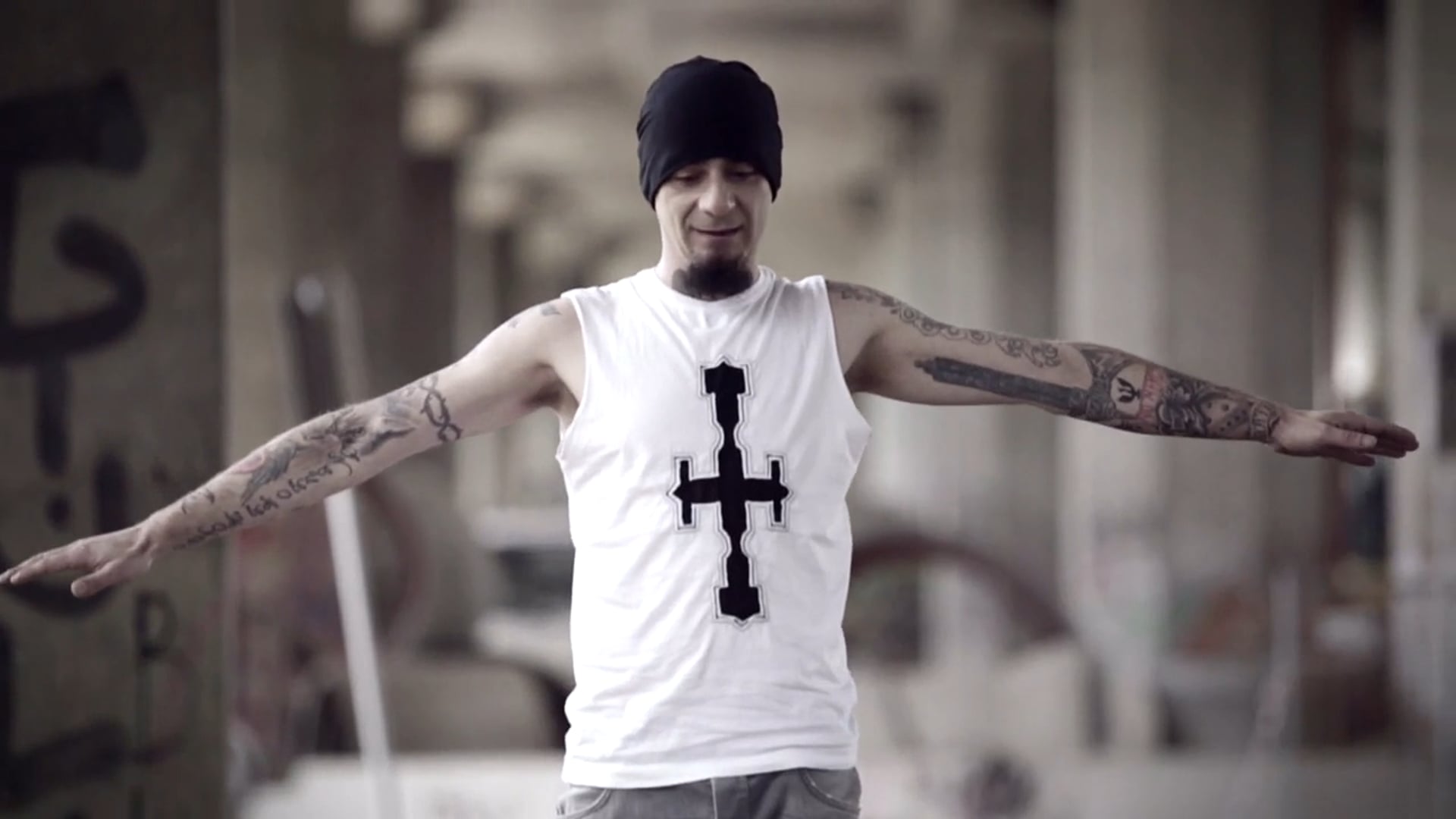 VODAFONE #FIRST | J-AX