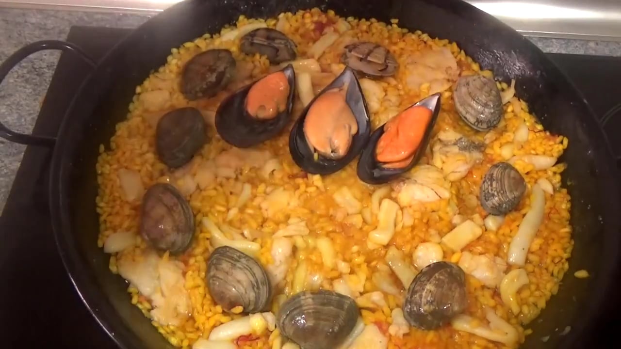 PAELLA DE MARISCO FACIL - recetas de cocina faciles y rapidas y economicas  de hacer en casa on Vimeo