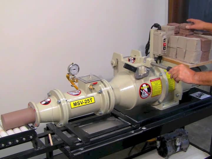 The Bailey MSV25 MixerPugmill is demonstrated showing efficiency. on