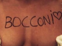 LA STUDENTESSA DIVENTA HOT E VIRALE, CHE NE PENSATE?