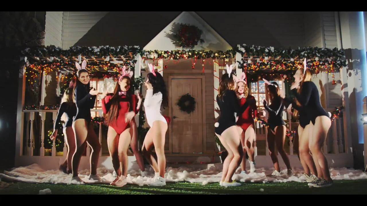 Christmas twerk