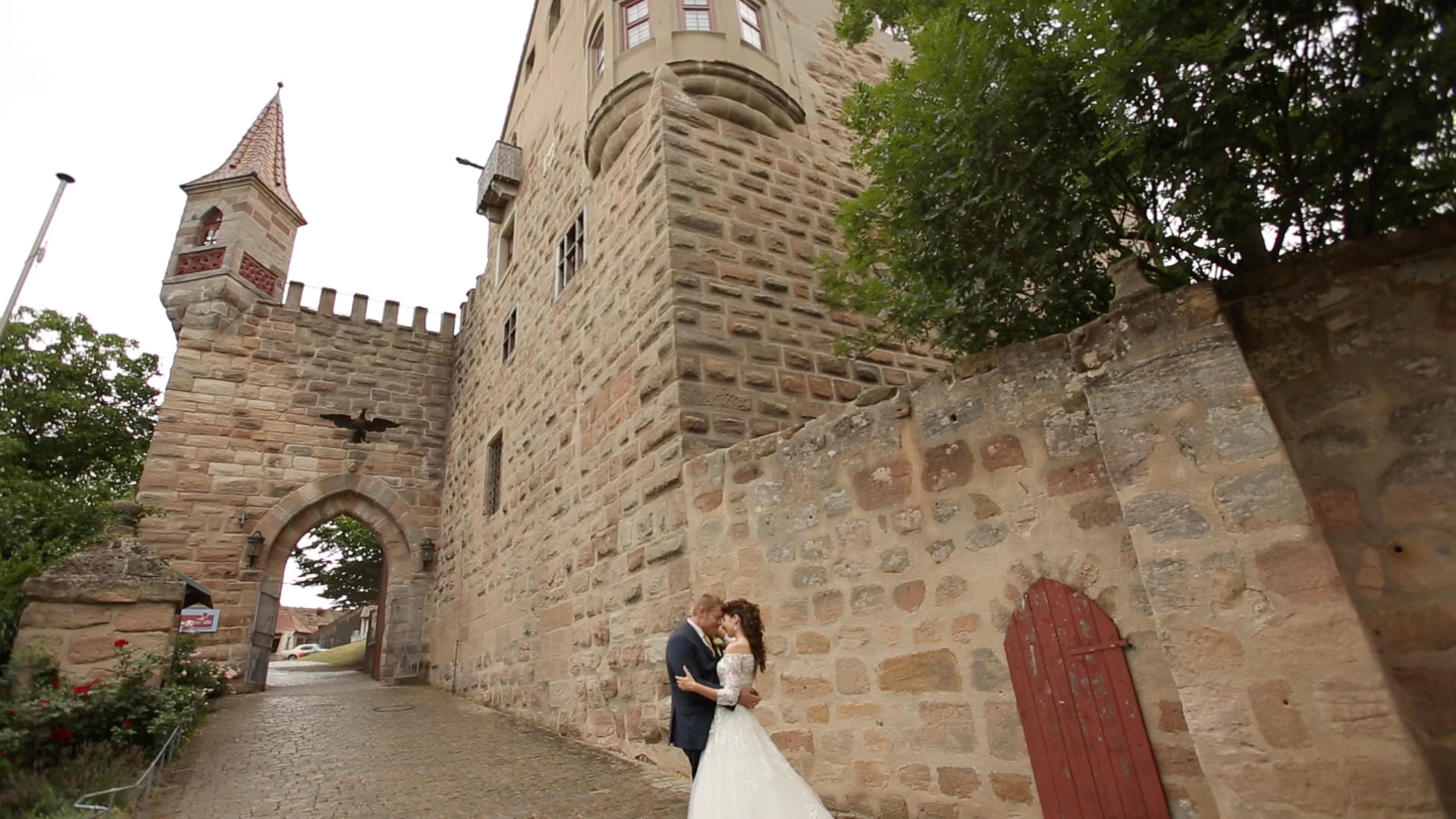 “You Can’t See Him…Mostly” Jessica {+} Bryan’s Fairytale Wedding In Germany~ Abenberg Castle