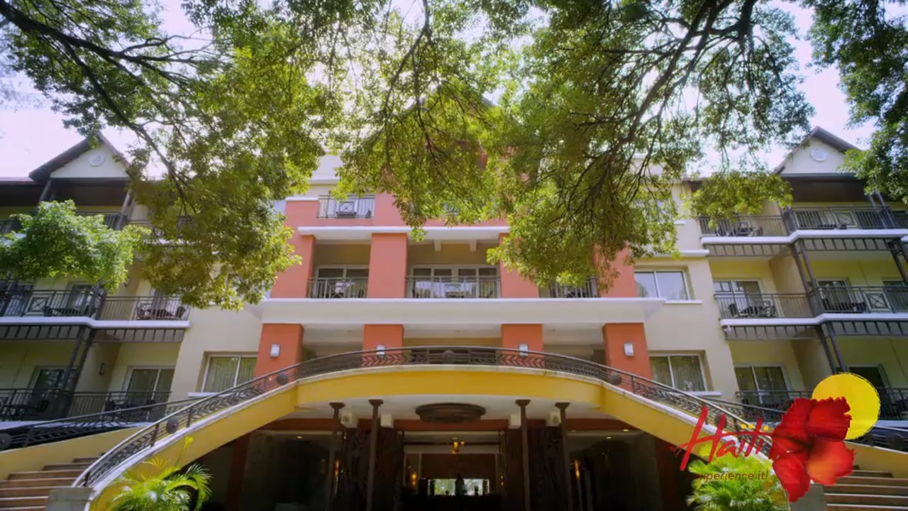 04haiti14_tourist_x15cc-webhd.mov