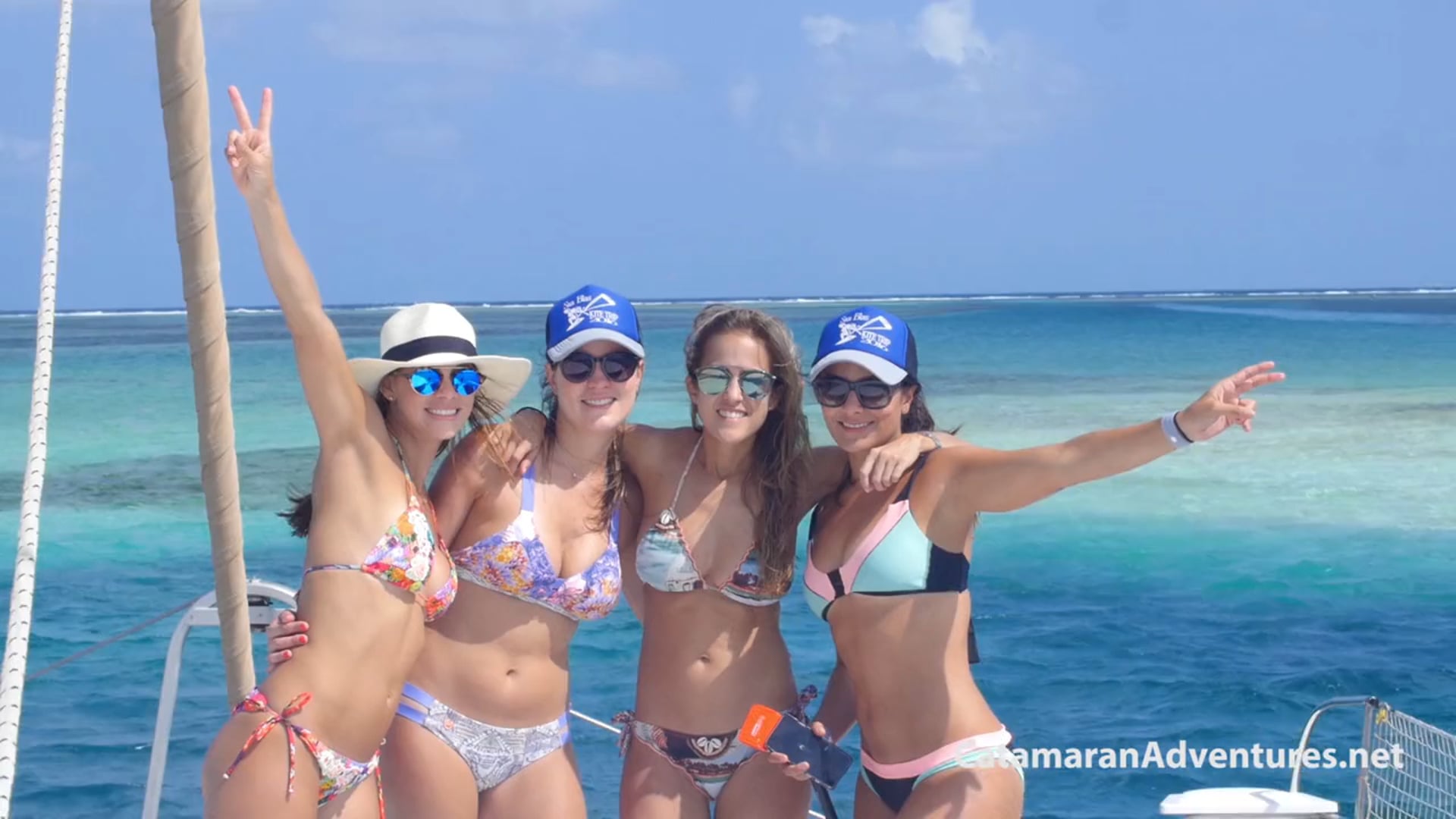 Catamaran for rent in Paradise, kitesurfing San Blas, the Caribbean side of Panama.