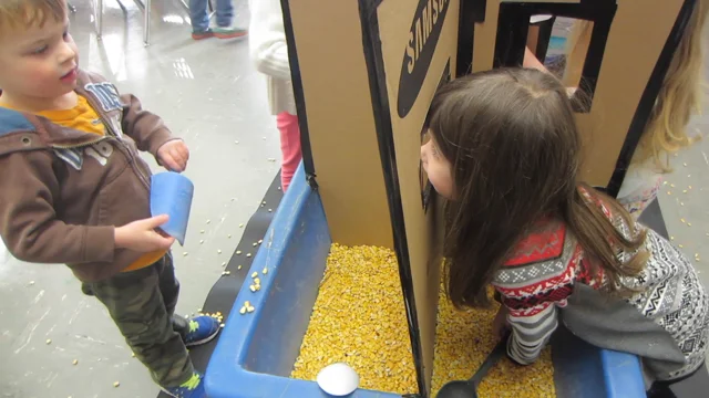 SAND AND WATER TABLES: Cardboard dividers